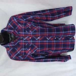 Cumberland outfitters red/white/blue collared shirt, snap closure